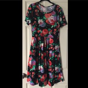 Floral Lularoe Amelia - EUC Size XL